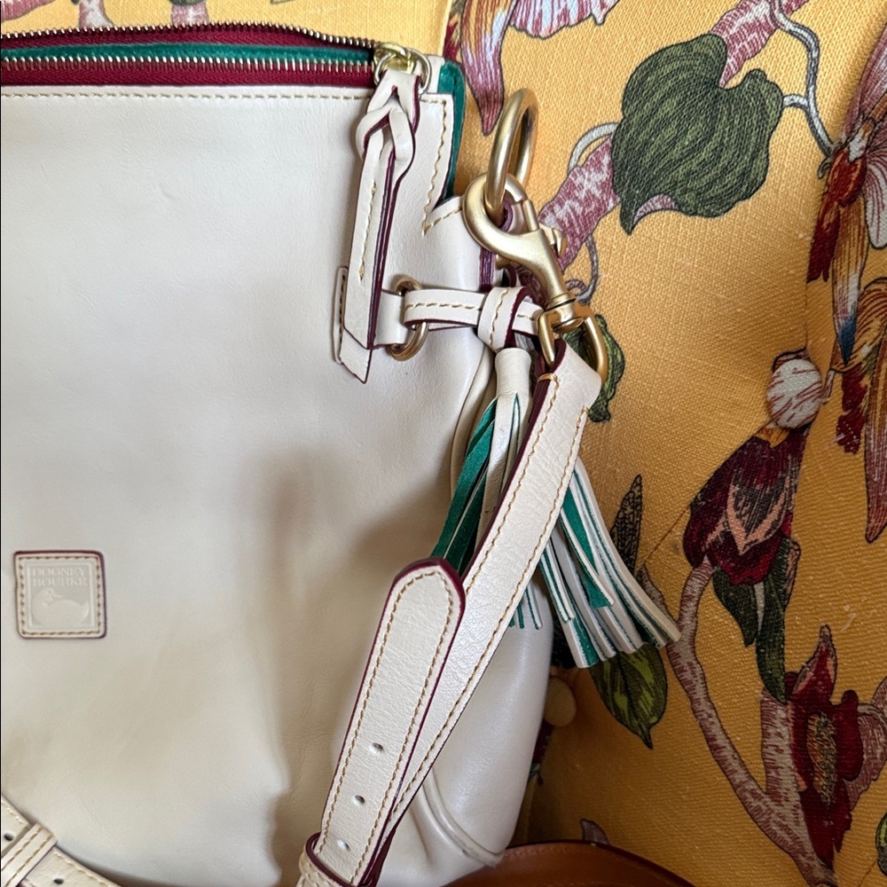 Dooney & Bourke Light Tan Florentine Crossbody Bag Y2K - Picture 3 of 9